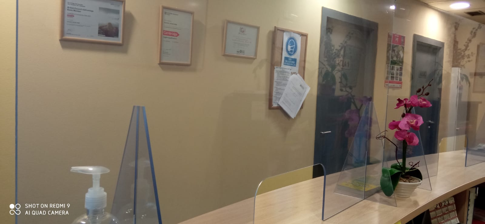 Vista interior de School House M&M