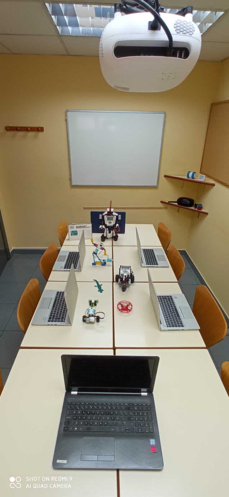 Vista del aula de Programación y Robótica de School House M&M